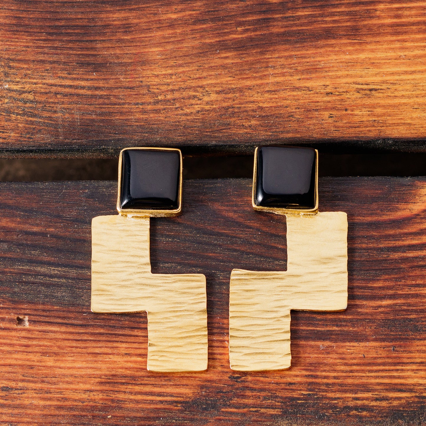 sharp line Earrings