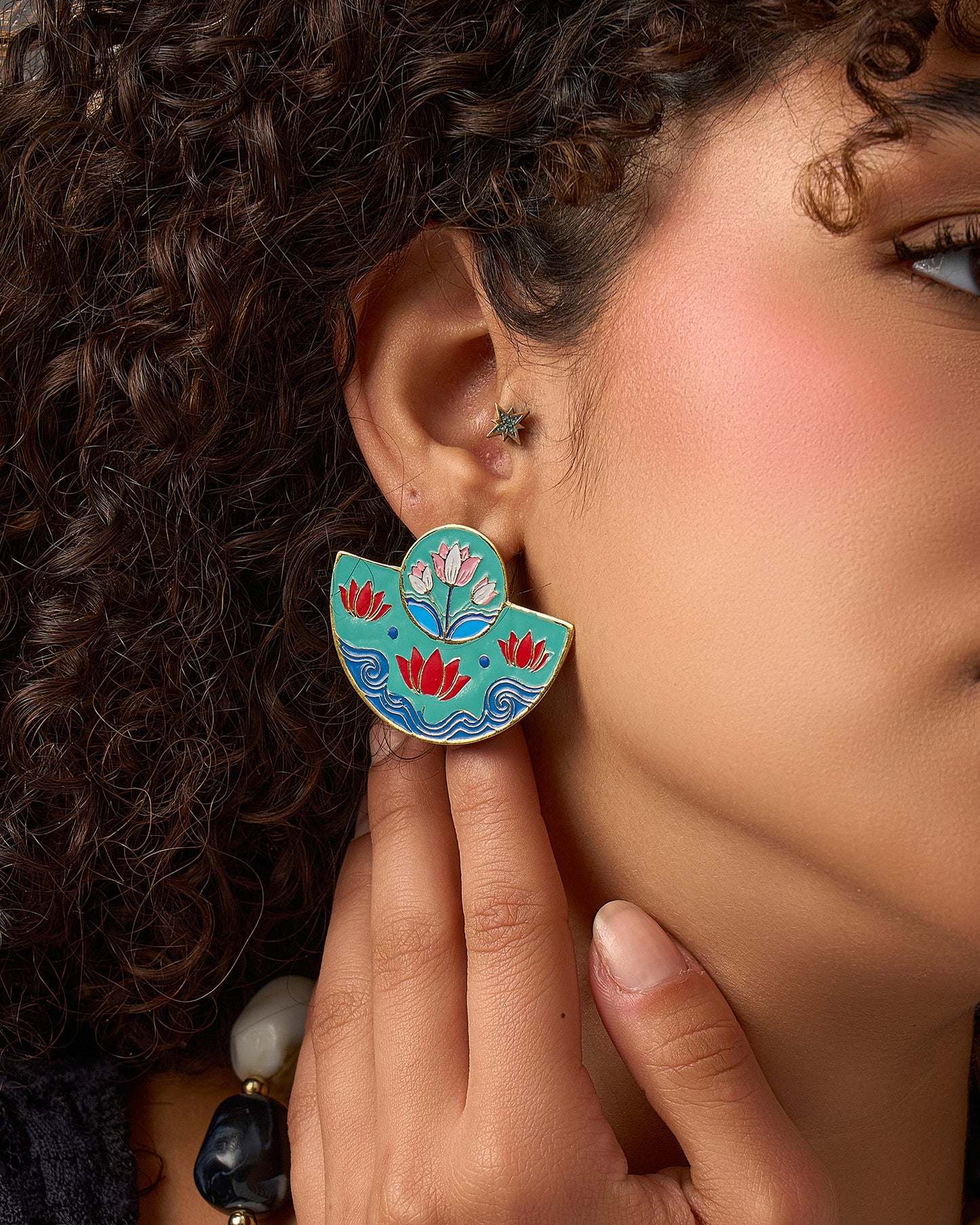 Colored flowers earrings