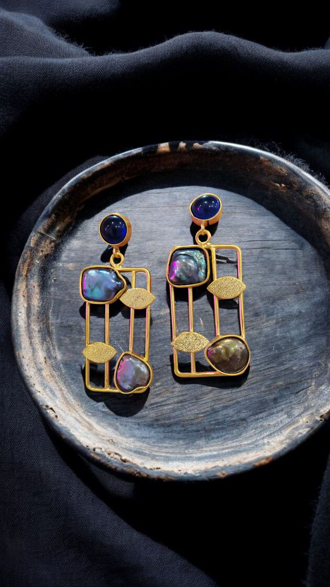 Pearl leaves earrings