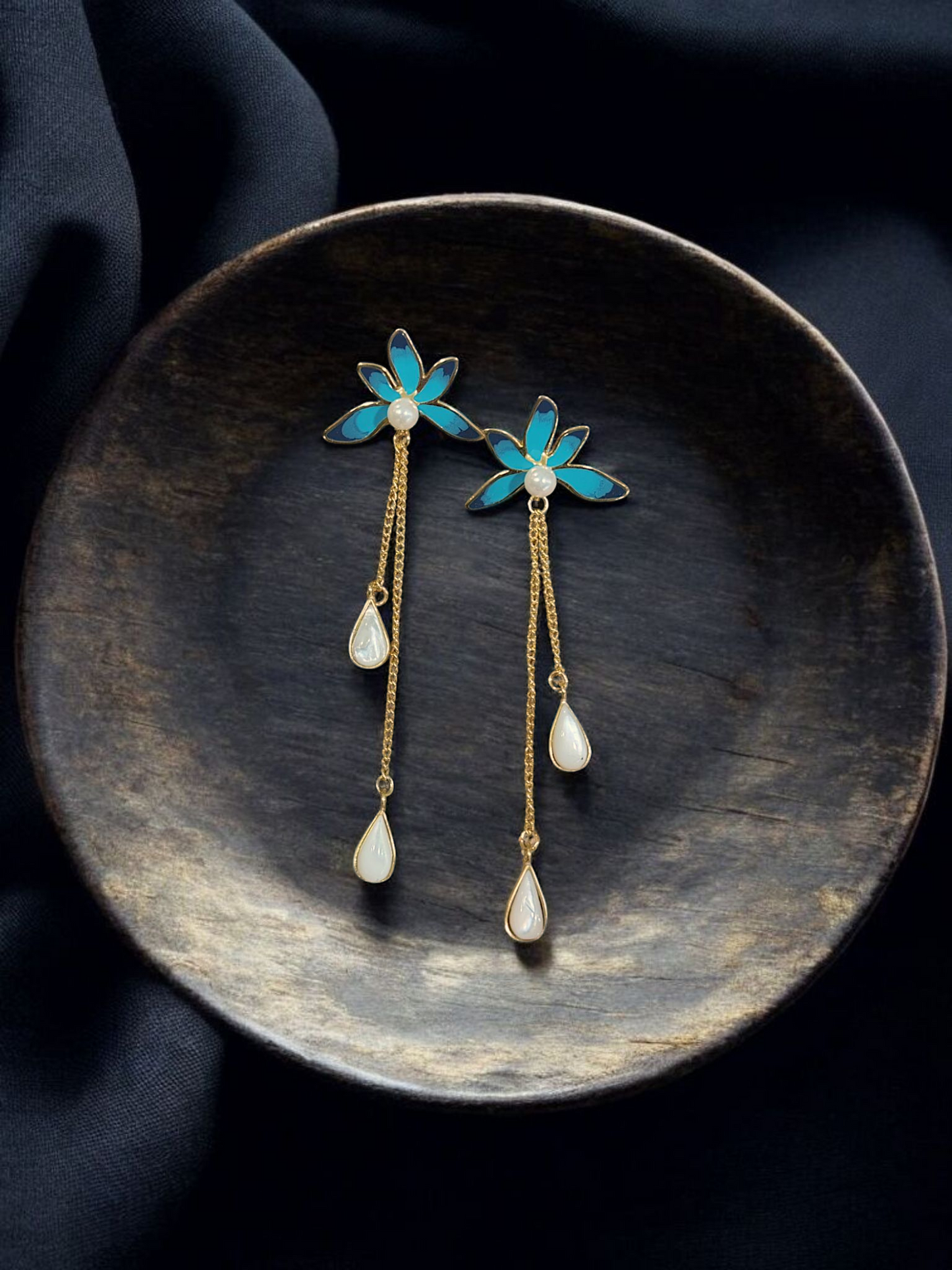 Flower drop earrings