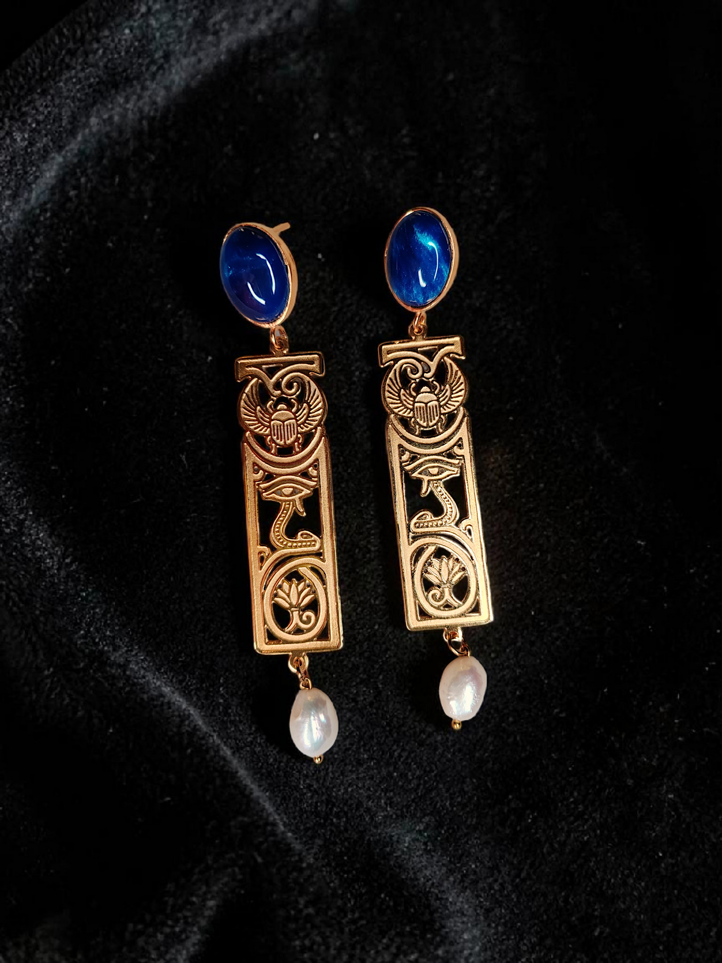 Cartouches Pearl earrings
