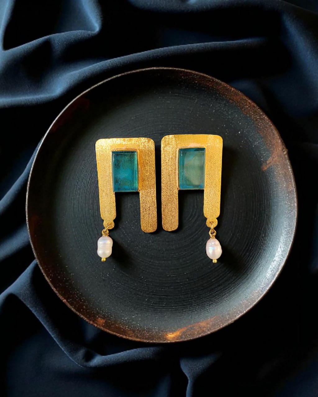 Zircon square earrings