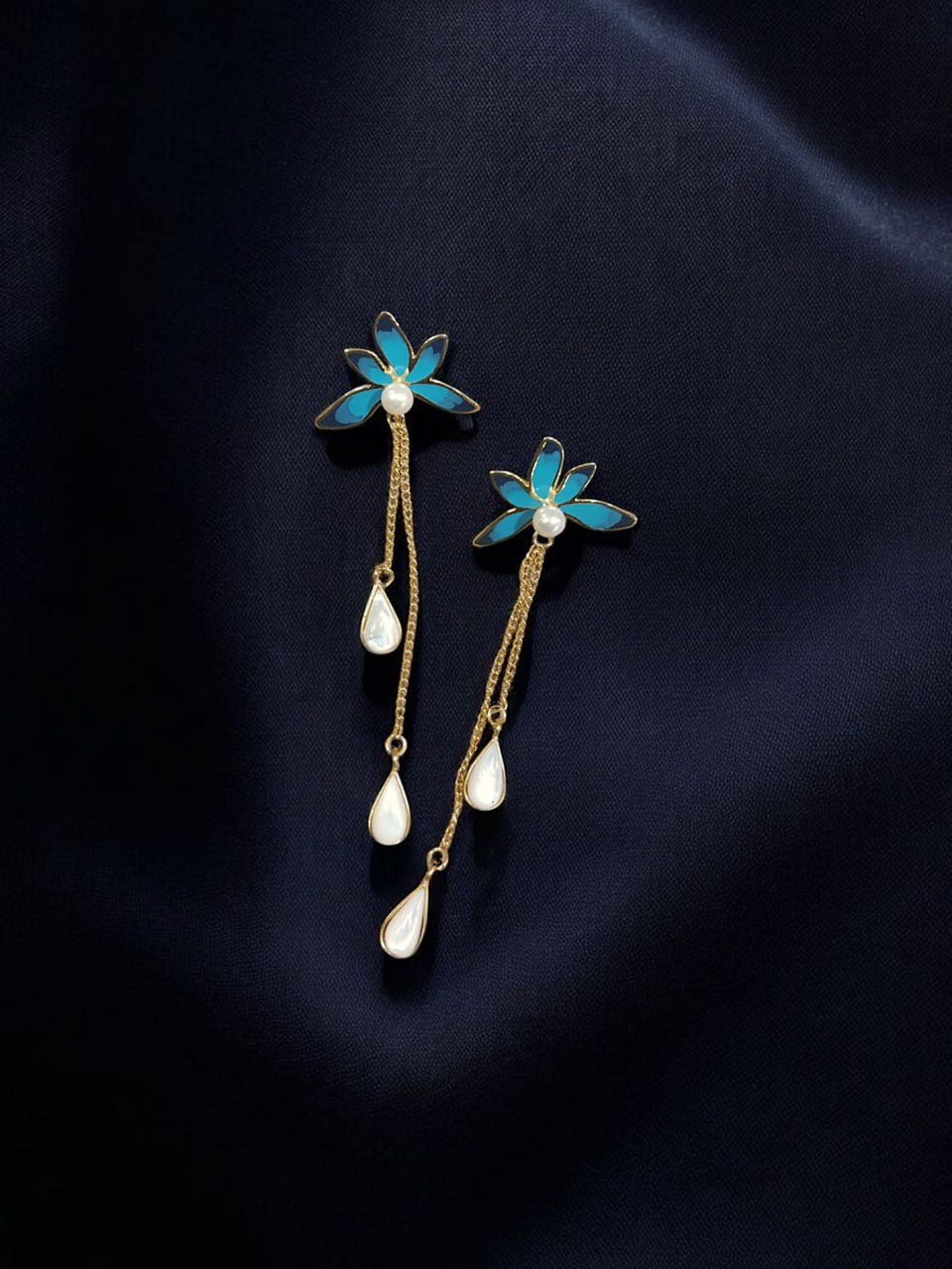 Flower drop earrings