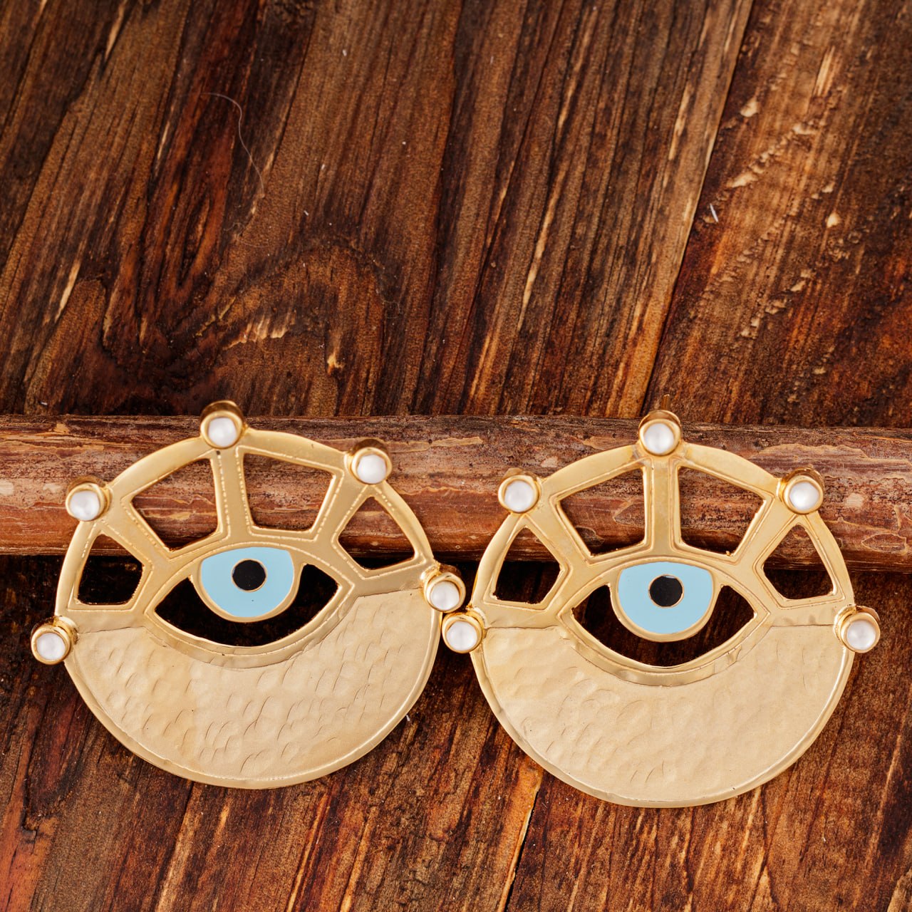 Circle eye Earrings